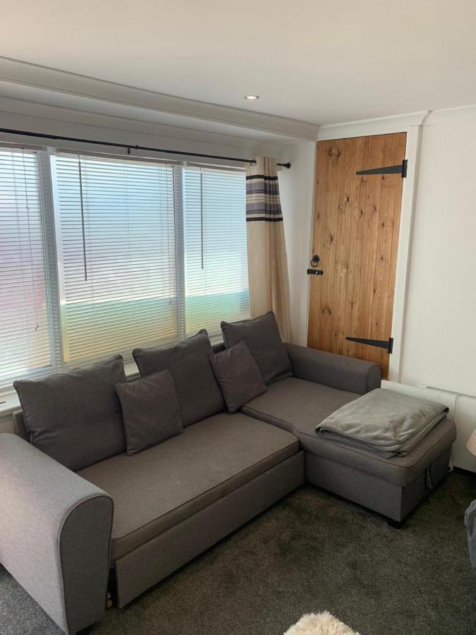 Beautiful Studio Apartment Милфорд Хейвън Екстериор снимка
